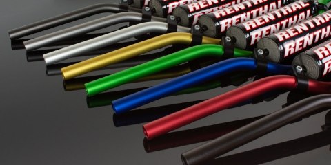 RENTHAL KIEROWNICA 7/8 CALA (22MM) MX HANDLEBAR SILVER CR HIGH/RICKY JOHNSON PADDED KOLOR SREBRNY Z GĄBKĄ RENTHAL KIEROWNICA 7/8 CALA (22MM) MX HANDLEBAR SILVER CR HIGH/RICKY JOHNSON PADDED KOLOR SREBRNY Z GĄBKĄ