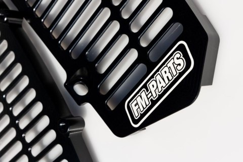 FM-PARTS OSŁONY CHŁODNICY (KRATKI) ALUMINIUM KTM/HUSQVARNA/GAS GAS '20-'25 TBI / TPI KOLOR CZARNY FM-PARTS OSŁONY CHŁODNICY (KRATKI) ALUMINIUM KTM/HUSQVARNA/GAS GAS '20-'25 TBI / TPI KOLOR CZARNY