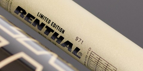 RENTHAL KIEROWNICA 7/8 CALA (22MM) MX HANDLEBAR HARD ANO RC HIGH PADDED PADDED KOLOR HARD ANO Z GĄBKĄ (LIMITED EDITION HARD ANO) RENTHAL KIEROWNICA 7/8 CALA (22MM) MX HANDLEBAR HARD ANO RC HIGH PADDED PADDED KOLOR HARD ANO Z GĄBKĄ (LIMITED EDITION HARD ANO)