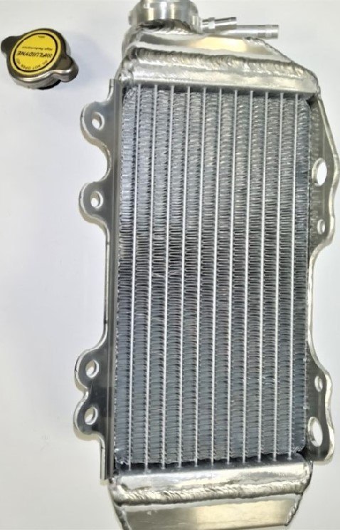FLUIDYNE WYPRZEDAŻ CHŁODNICA KAWASAKI KX250F '06-'08 WZMOCNIONA PRAWA(Z KORKIEM) FLUIDYNE WYPRZEDAŻ CHŁODNICA KAWASAKI KX250F '06-'08 WZMOCNIONA PRAWA(Z KORKIEM)