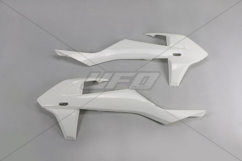 UFO OSŁONY CHŁODNICY KTM SX/SXF '16-'18 (Z WYJĄTKIEM SX 250 '16), EXC/EXCF TPI '17-'19, KOLOR BIAŁY UFO OSŁONY CHŁODNICY KTM SX/SXF '16-'18 (Z WYJĄTKIEM SX 250 '16), EXC/EXCF TPI '17-'19, KOLOR BIAŁY