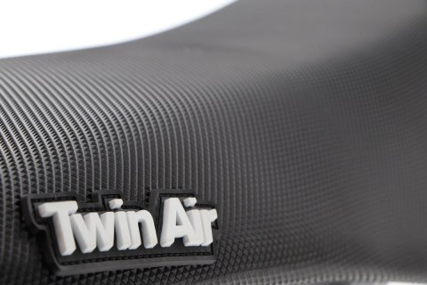 TWIN AIR POKROWIEC/POSZYCIE NA SIEDZENIE YAMAHA YZ 250F '19-'22; YZ 450F '18-'22; WR 250F '20-'21; WR 450F '19-'21 TWIN AIR POKROWIEC/POSZYCIE NA SIEDZENIE YAMAHA YZ 250F '19-'22; YZ 450F '18-'22; WR 250F '20-'21; WR 450F '19-'21