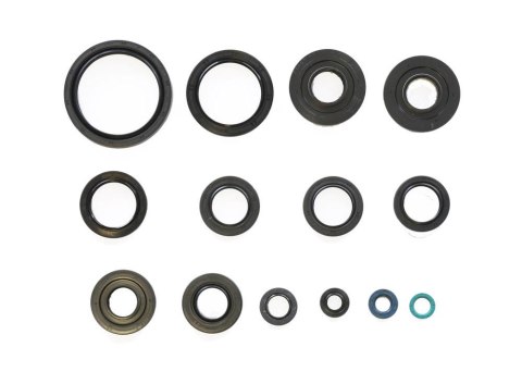 ATHENA KOMPLET (ZESTAW) USZCZELNIACZY SILNIKOWYCH KAWASAKI KVF750I BRUTE FORCE`06-12, KVF650I`08-14 (WTRYSK) ATHENA KOMPLET (ZESTAW) USZCZELNIACZY SILNIKOWYCH KAWASAKI KVF750I BRUTE FORCE`06-12, KVF650I`08-14 (WTRYSK)