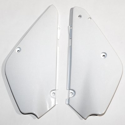 UFO BOCZKI TYLNE SUZUKI RM 85 '00-'13 KOLOR BIAŁY UFO BOCZKI TYLNE SUZUKI RM 85 '00-'13 KOLOR BIAŁY