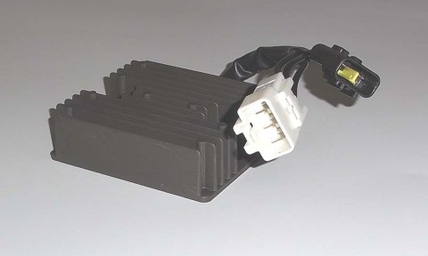TOURMAX REGULATOR NAPIĘCIA SUZUKI AM 650 BURGMAN '03-'10, VZ 1500 INTRUDER '09-'10, VLR/VZR 1800 '06-'11 (OEM: 32800-10G20) (MAD