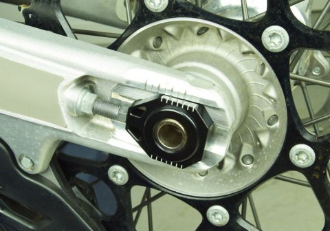 SCAR RACING NAPINACZ TYLNEJ OSI KTM 125 - 450 SX / SXF '23-'25, 250 - 500 EXCF '24-'25, 250 - 450 XCF '23-'25 KOLOR CZARNY
