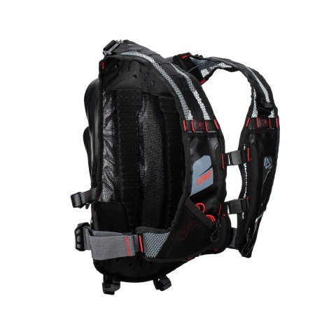 LEATT CAMEL BAG (PLECAK) Z SYSTEMEM HYDRACYJNYM MOTO HYDRADRI 2.0 WP HYDRATION (2,0L PŁYN, 5L CARGO) TITANIUM KOLOR CZARNY ROZMI LEATT CAMEL BAG (PLECAK) Z SYSTEMEM HYDRACYJNYM MOTO HYDRADRI 2.0 WP HYDRATION (2,0L PŁYN, 5L CARGO) TITANIUM KOLOR CZARNY ROZMI