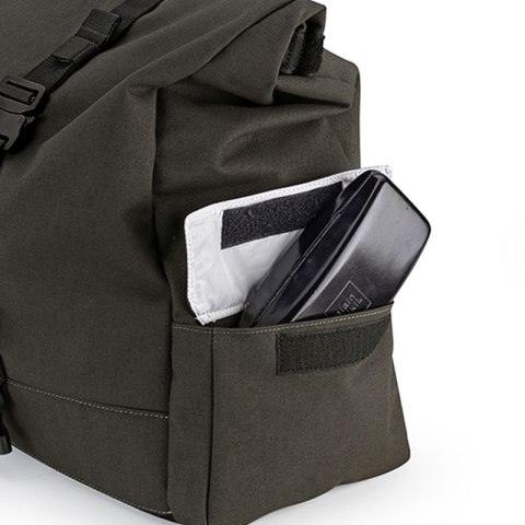 KAPPA 2025/04 TORBA NA SIEDZENIE, BAGAŻNIK LUB RAMIĘ 26L (CAFE RACER RAMBLER) (WYS. 29 X SZER. 48 X GŁ. 19CM) KOLOR OLIWKOWY CIE KAPPA 2025/04 TORBA NA SIEDZENIE, BAGAŻNIK LUB RAMIĘ 26L (CAFE RACER RAMBLER) (WYS. 29 X SZER. 48 X GŁ. 19CM) KOLOR OLIWKOWY CIE